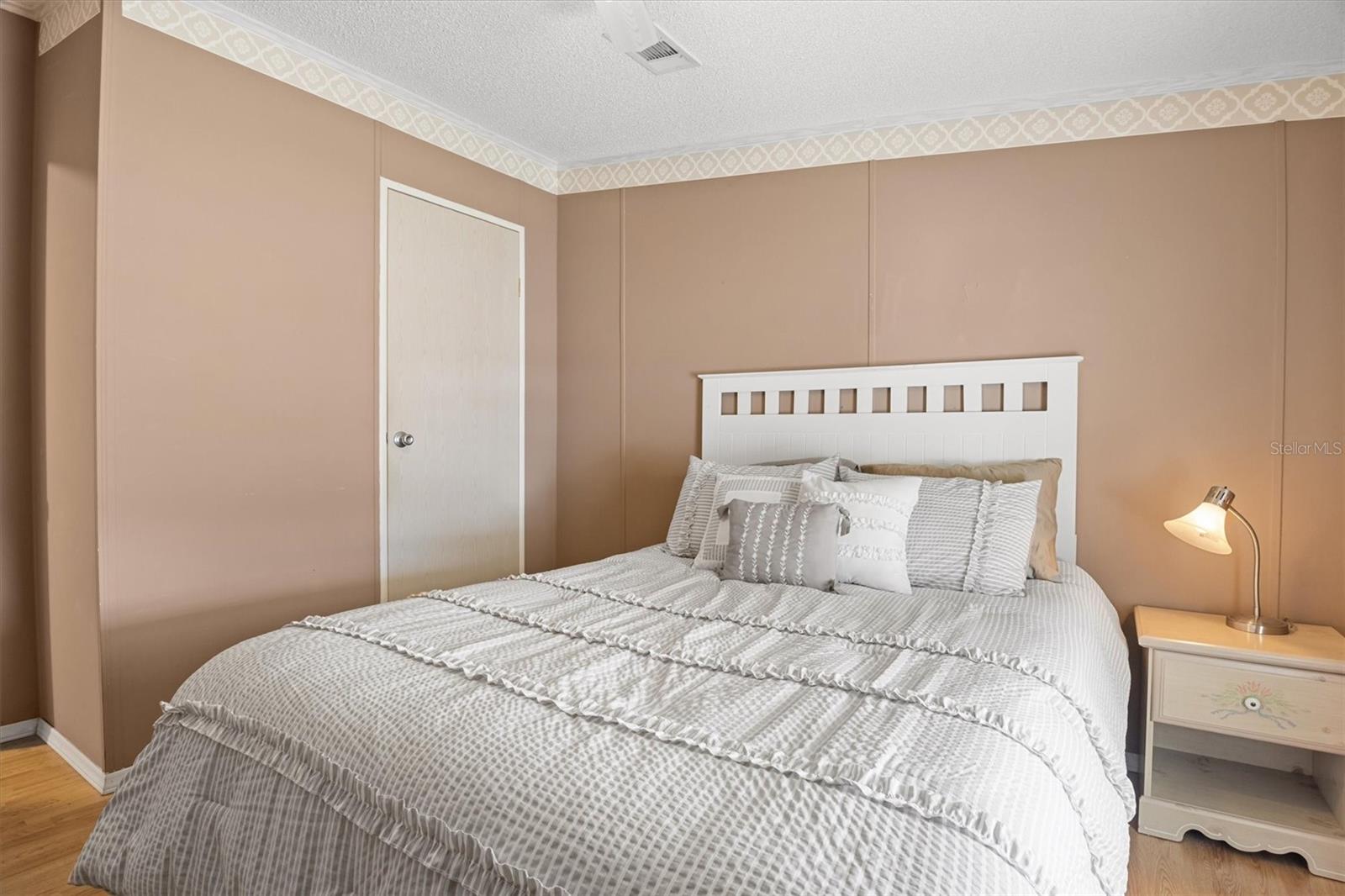 Image 18 of 43 For 6302 Treasure Valley Loop