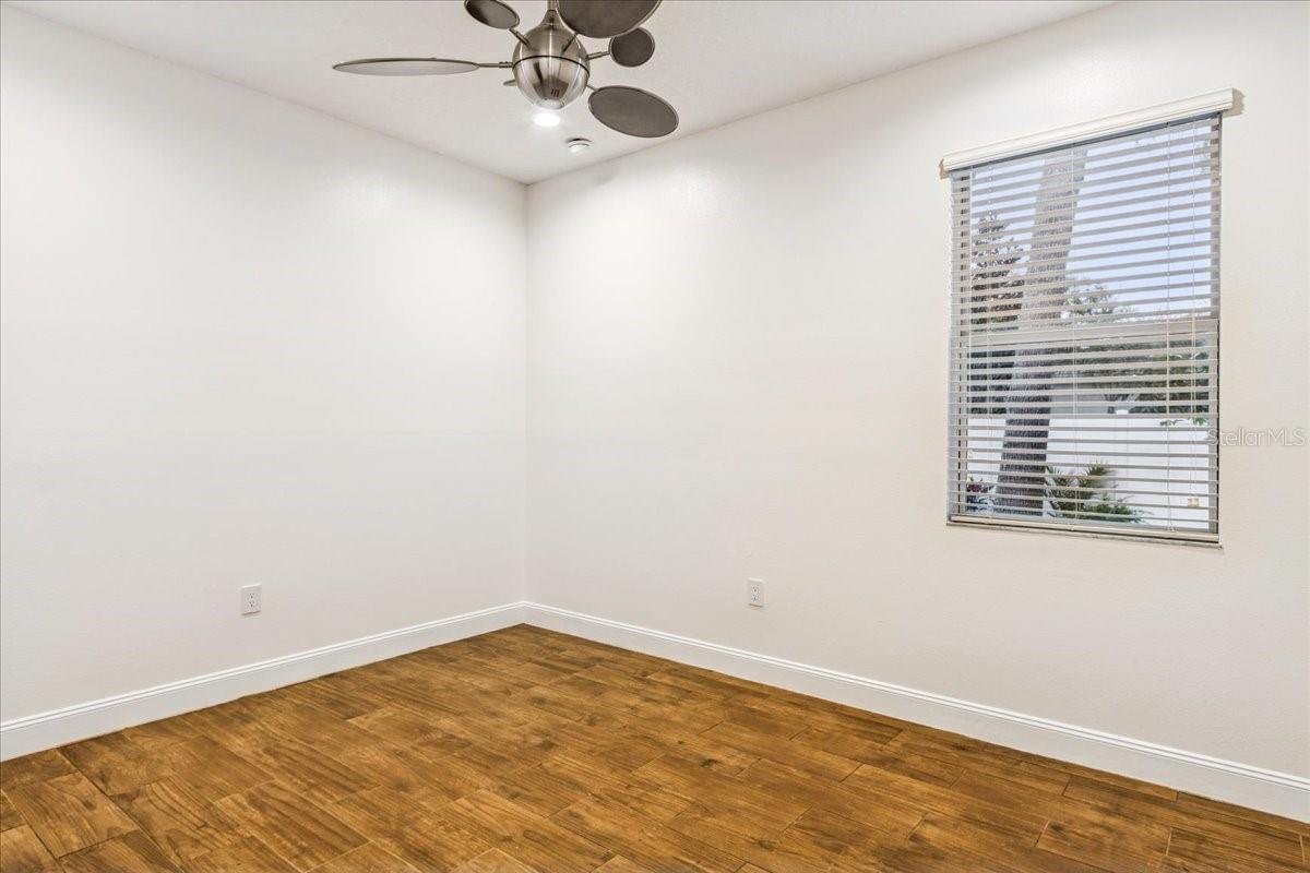 Image 16 of 23 For 516 Walking Fern Loop