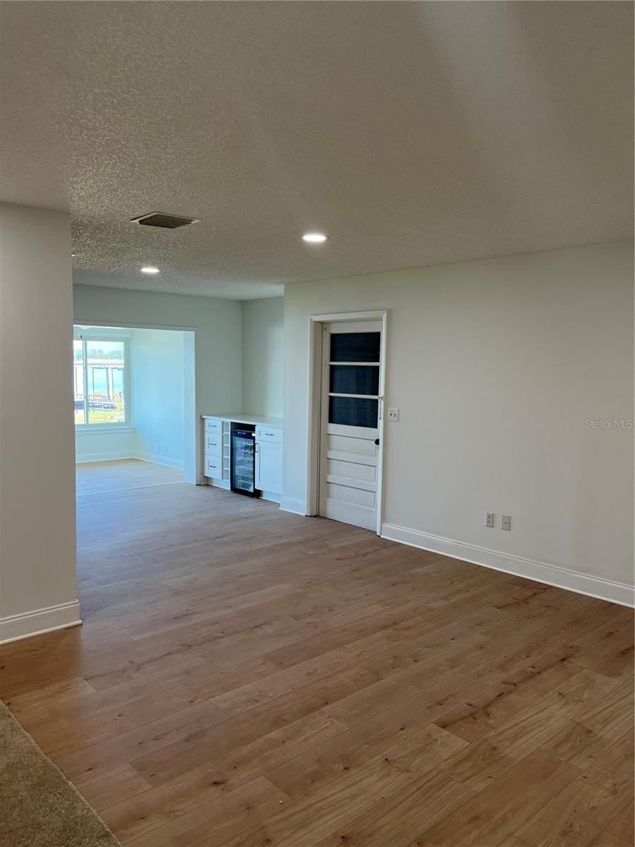 Image 10 of 33 For 6346 Bennett Court