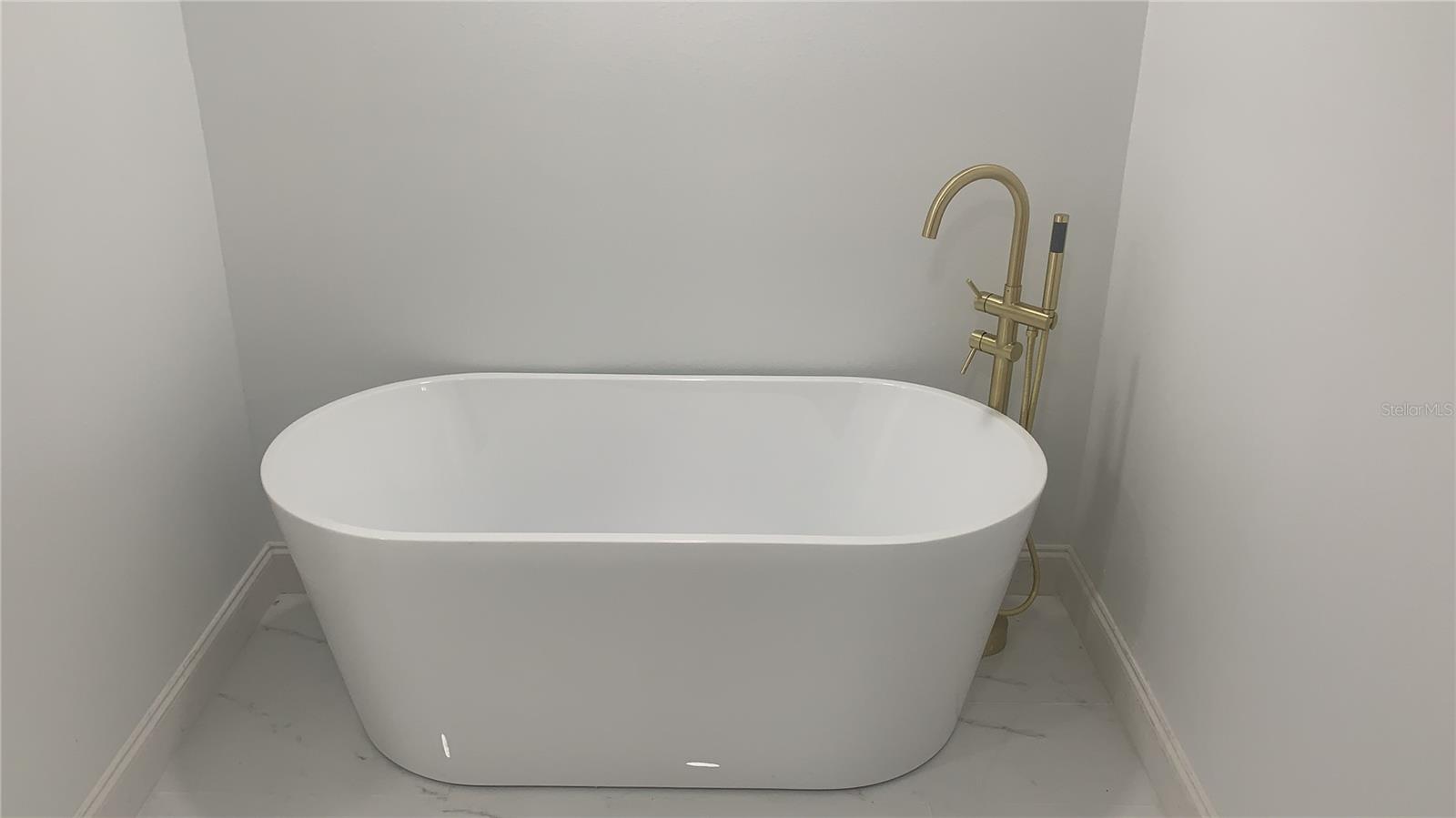 Image 29 of 33 For 6346 Bennett Court