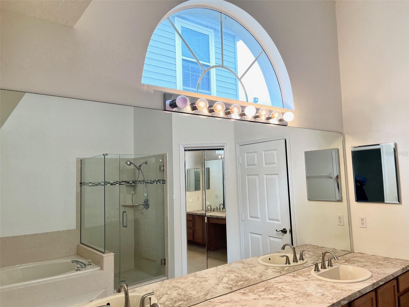 Image 10 of 44 For 3415 Santa Monica Drive