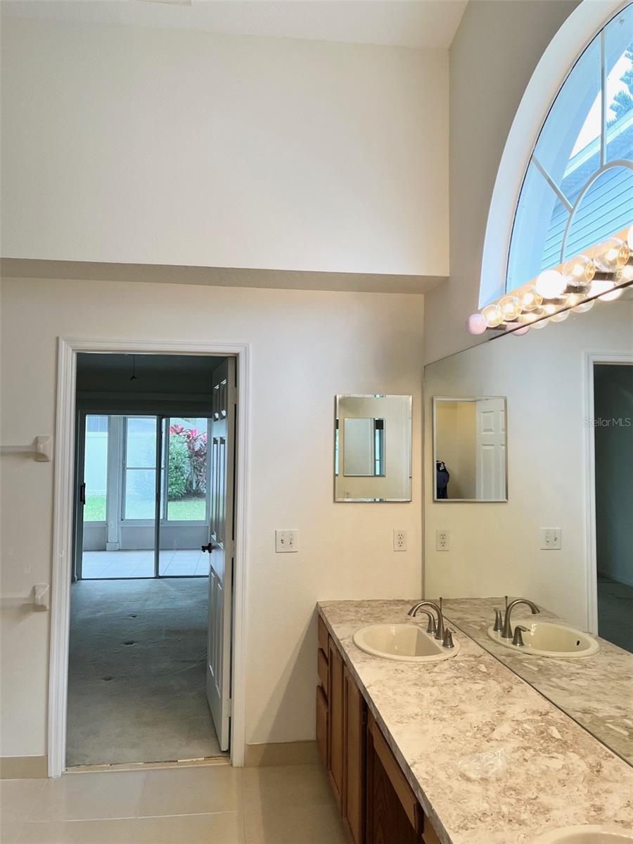 Image 13 of 44 For 3415 Santa Monica Drive