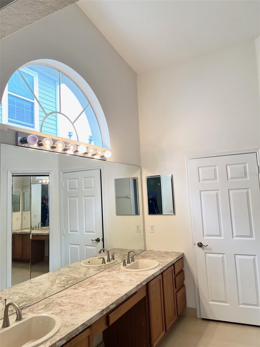 Image 14 of 44 For 3415 Santa Monica Drive