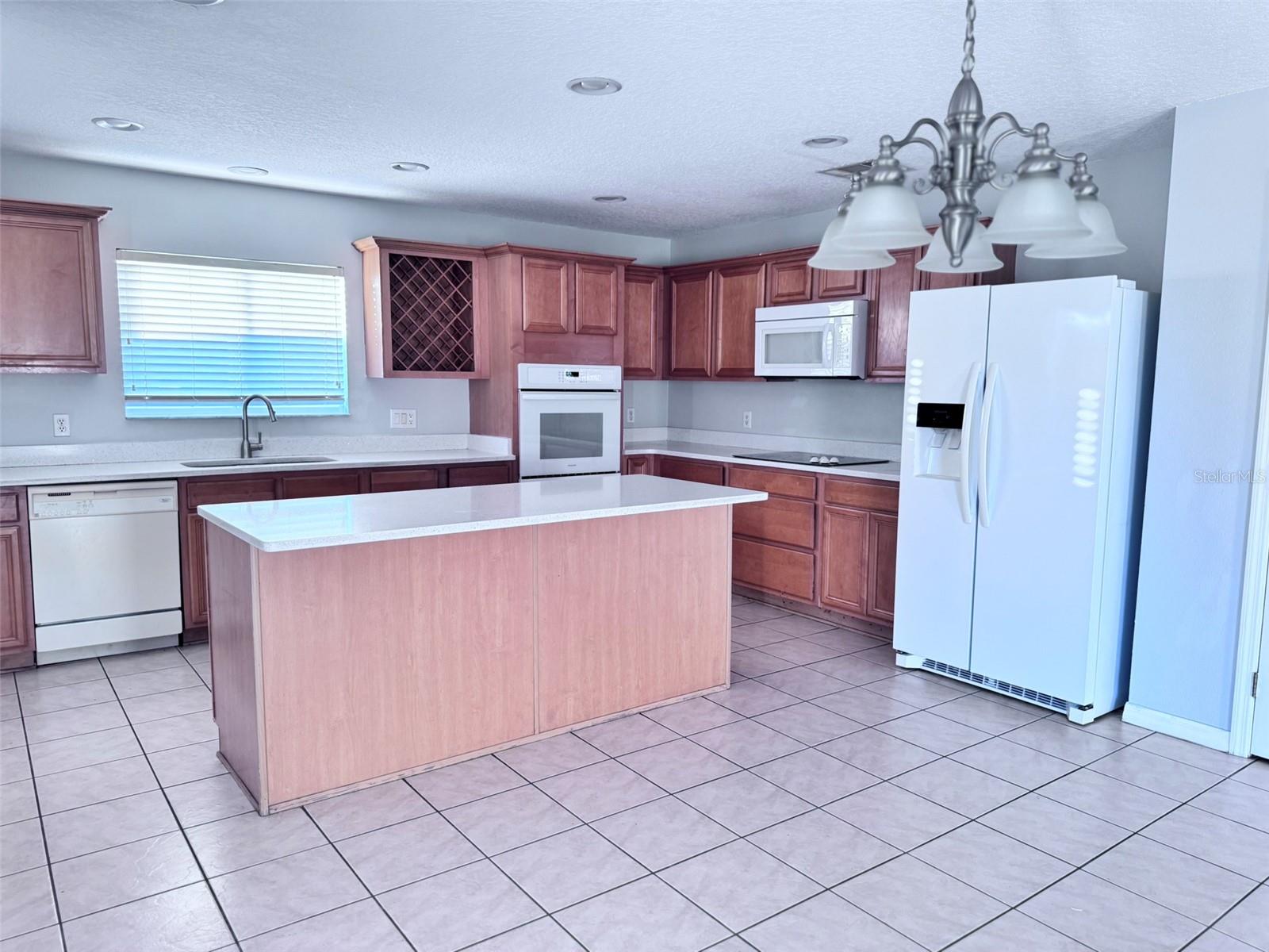 Image 11 of 23 For 664 Canna Drive