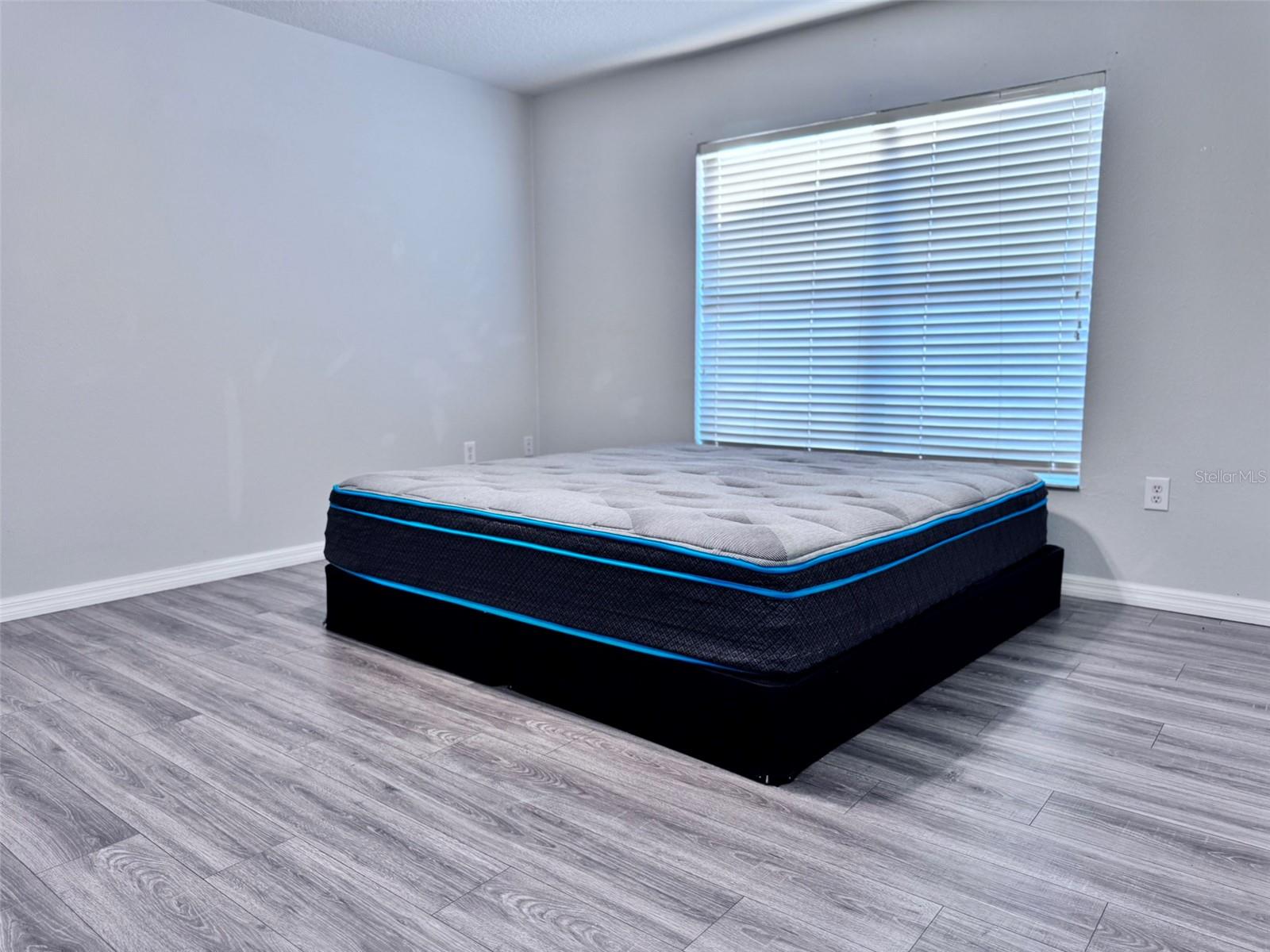 Image 15 of 23 For 664 Canna Drive