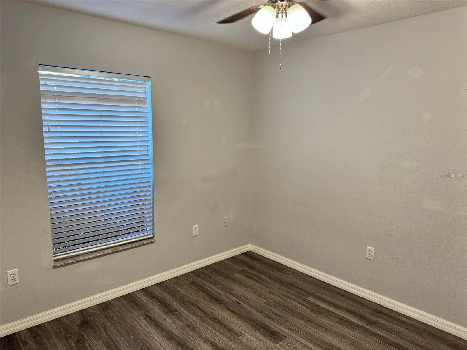 Image 19 of 23 For 664 Canna Drive