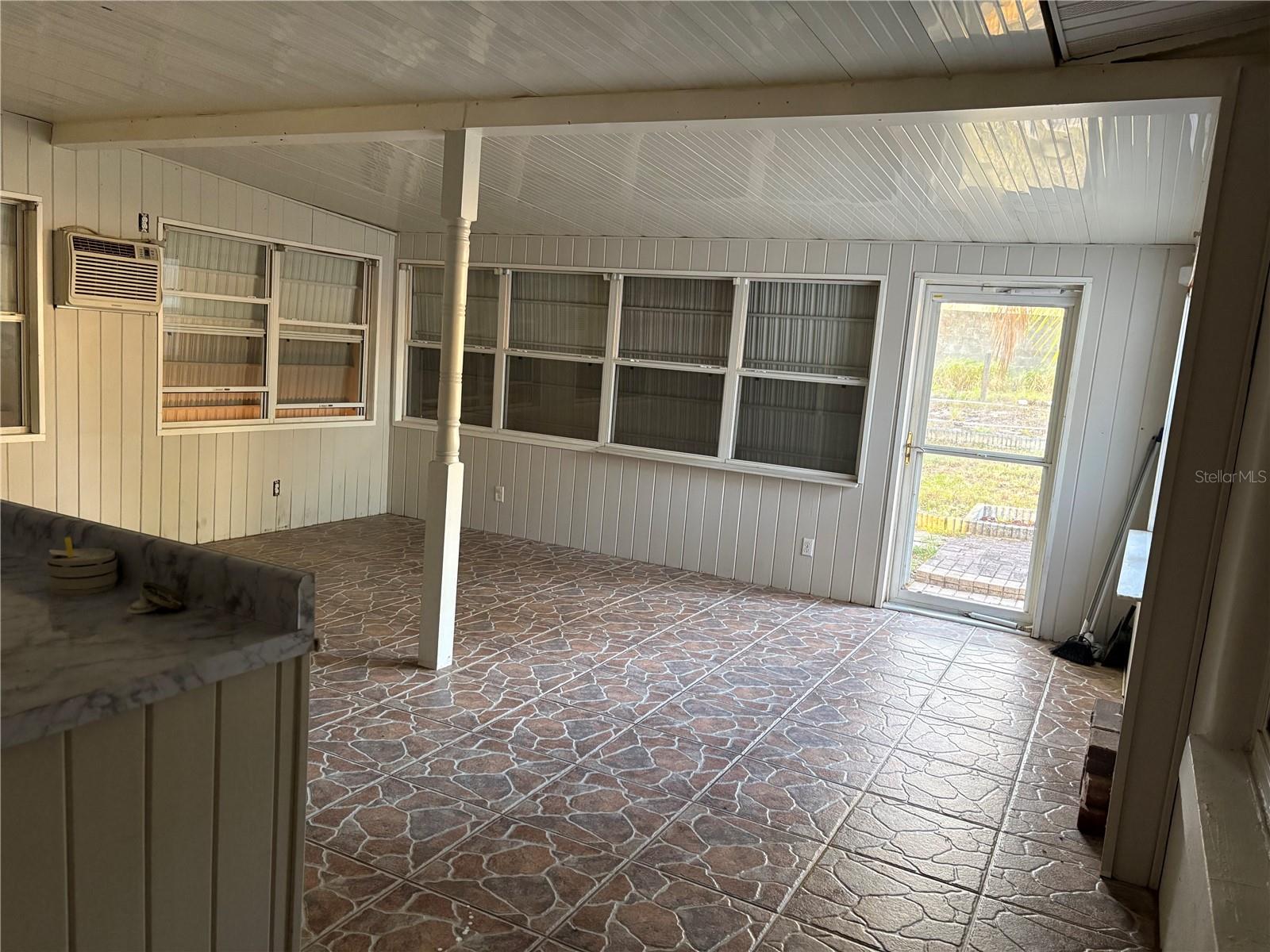 Image 9 of 13 For 719 Hillside Avenue