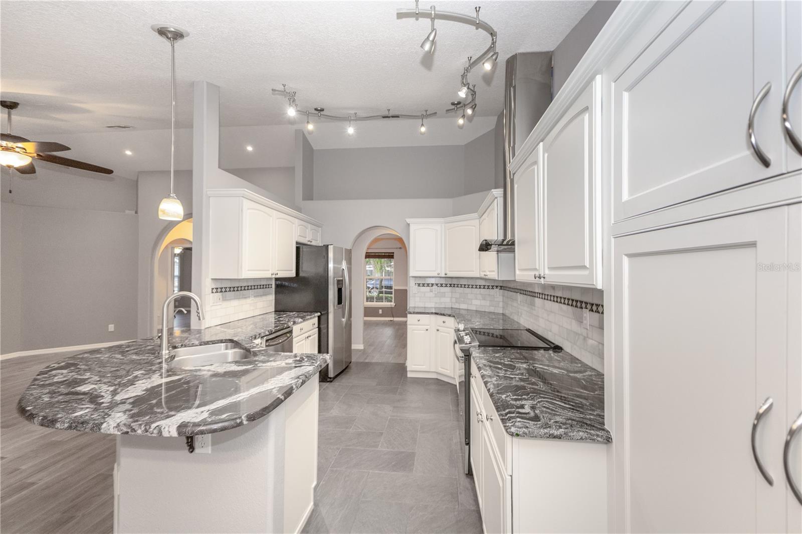 Image 18 of 34 For 1229 Hancock Circle