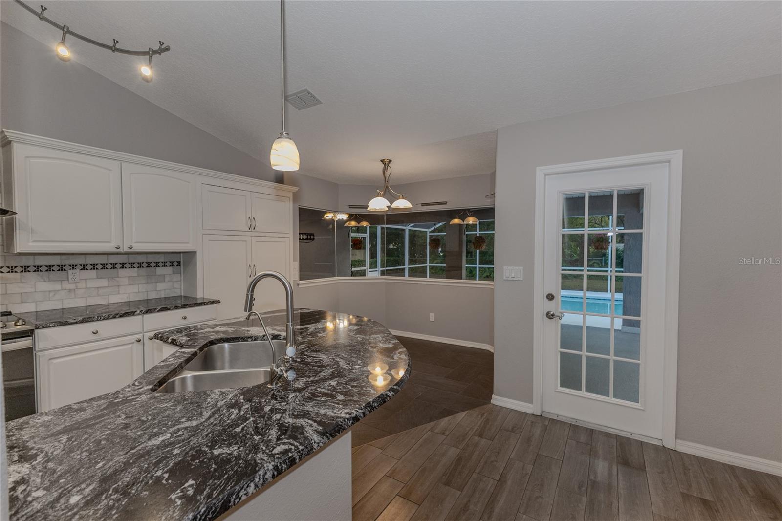 Image 22 of 34 For 1229 Hancock Circle