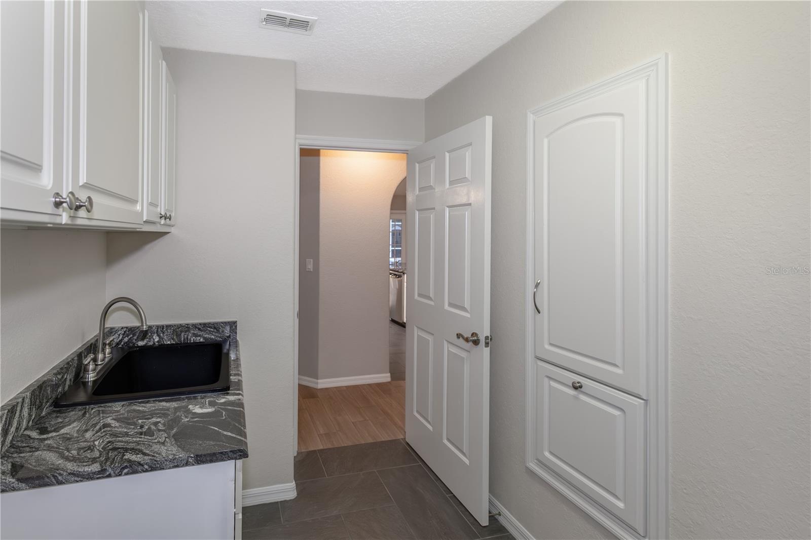 Image 30 of 34 For 1229 Hancock Circle