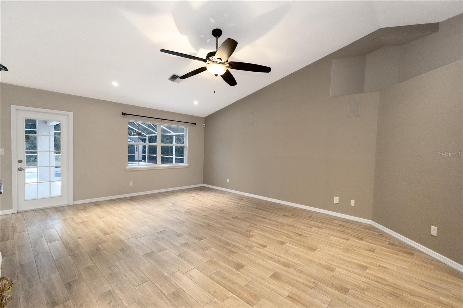 Image 9 of 34 For 1229 Hancock Circle