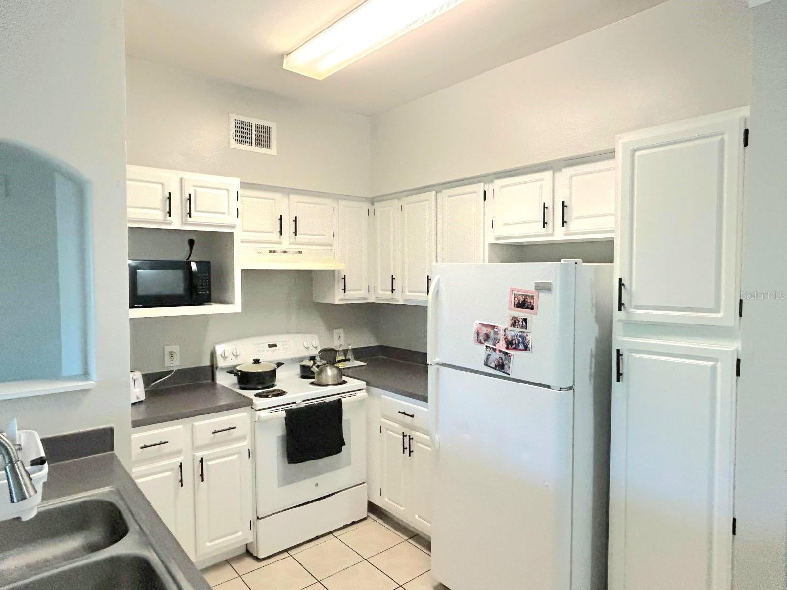 Image 18 of 46 For 6413 Astor Village Avenue 216