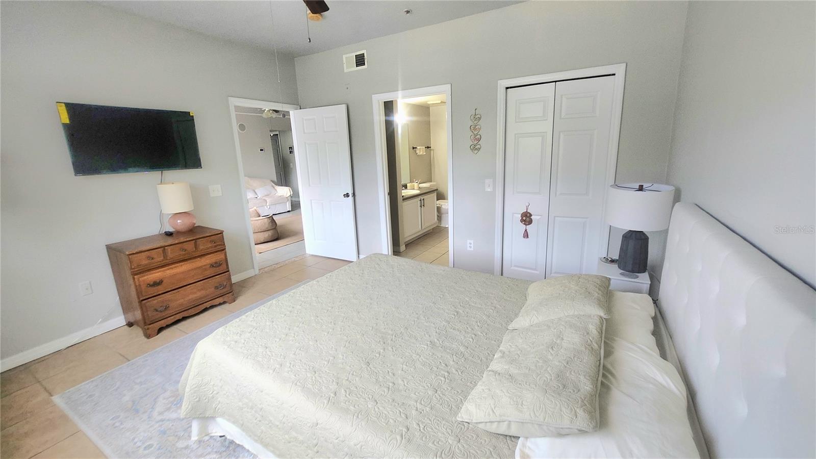 Image 23 of 46 For 6413 Astor Village Avenue 216