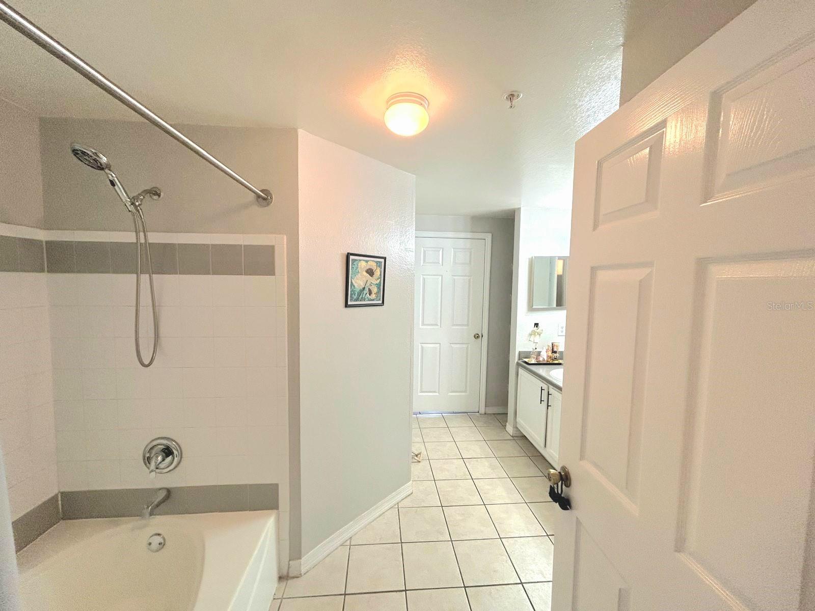 Image 27 of 46 For 6413 Astor Village Avenue 216