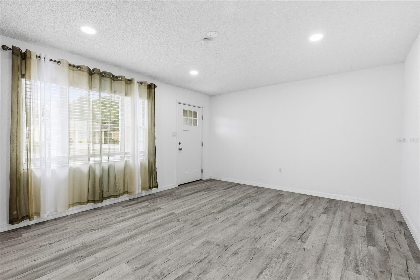 Image 4 of 36 For 2117 Lemon Street