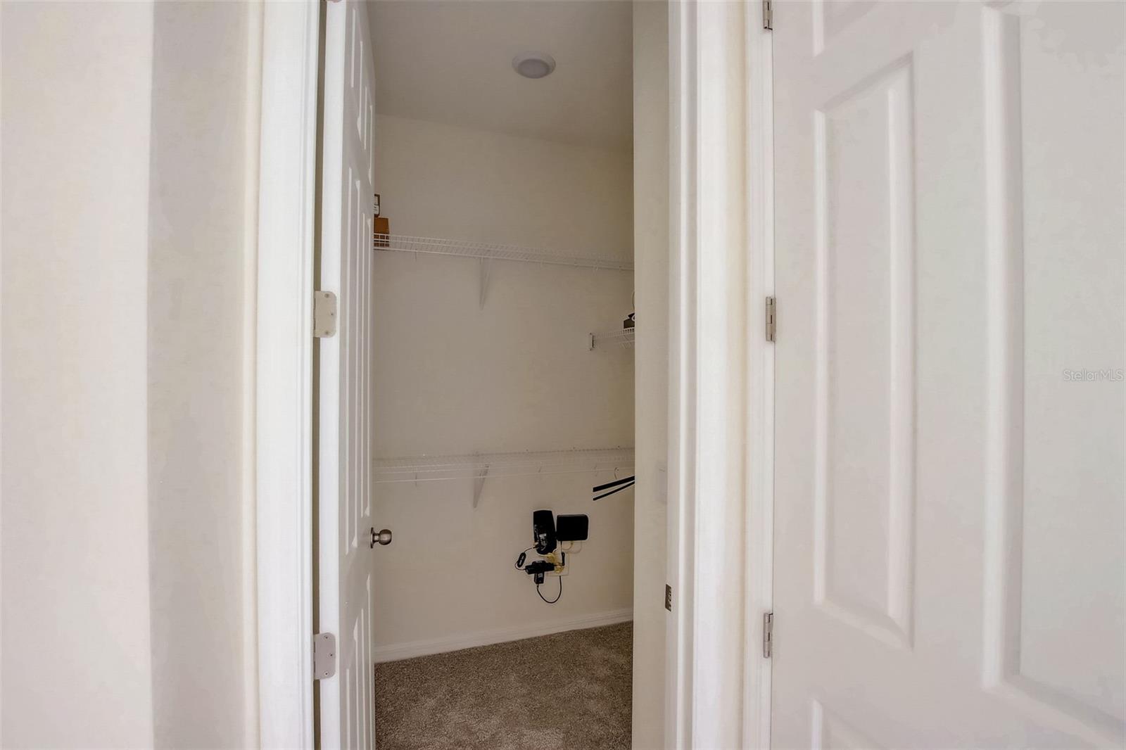 Image 25 of 44 For 1688 Tropical Palms Circle