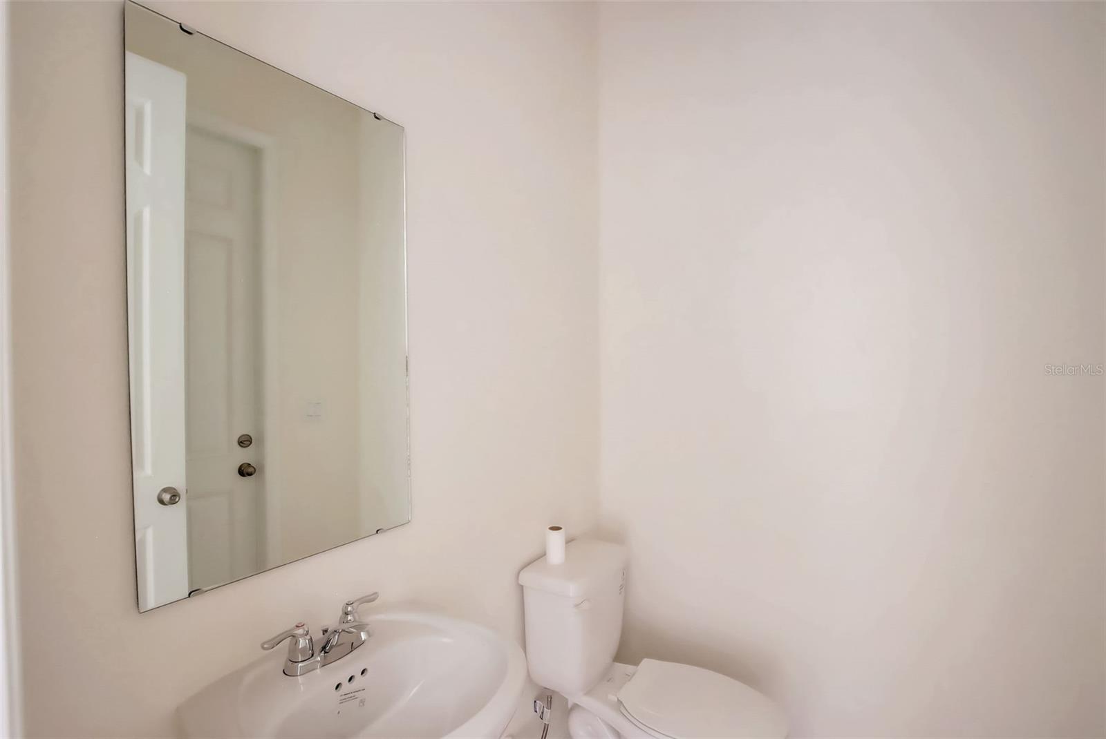 Image 28 of 44 For 1688 Tropical Palms Circle