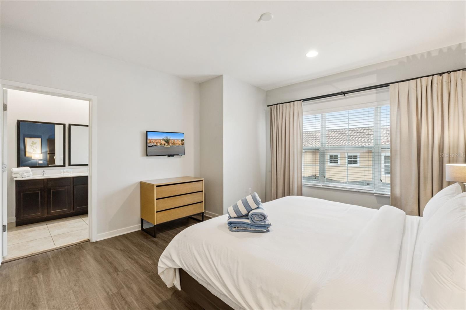 Image 20 of 65 For 2663 Roadster Lane