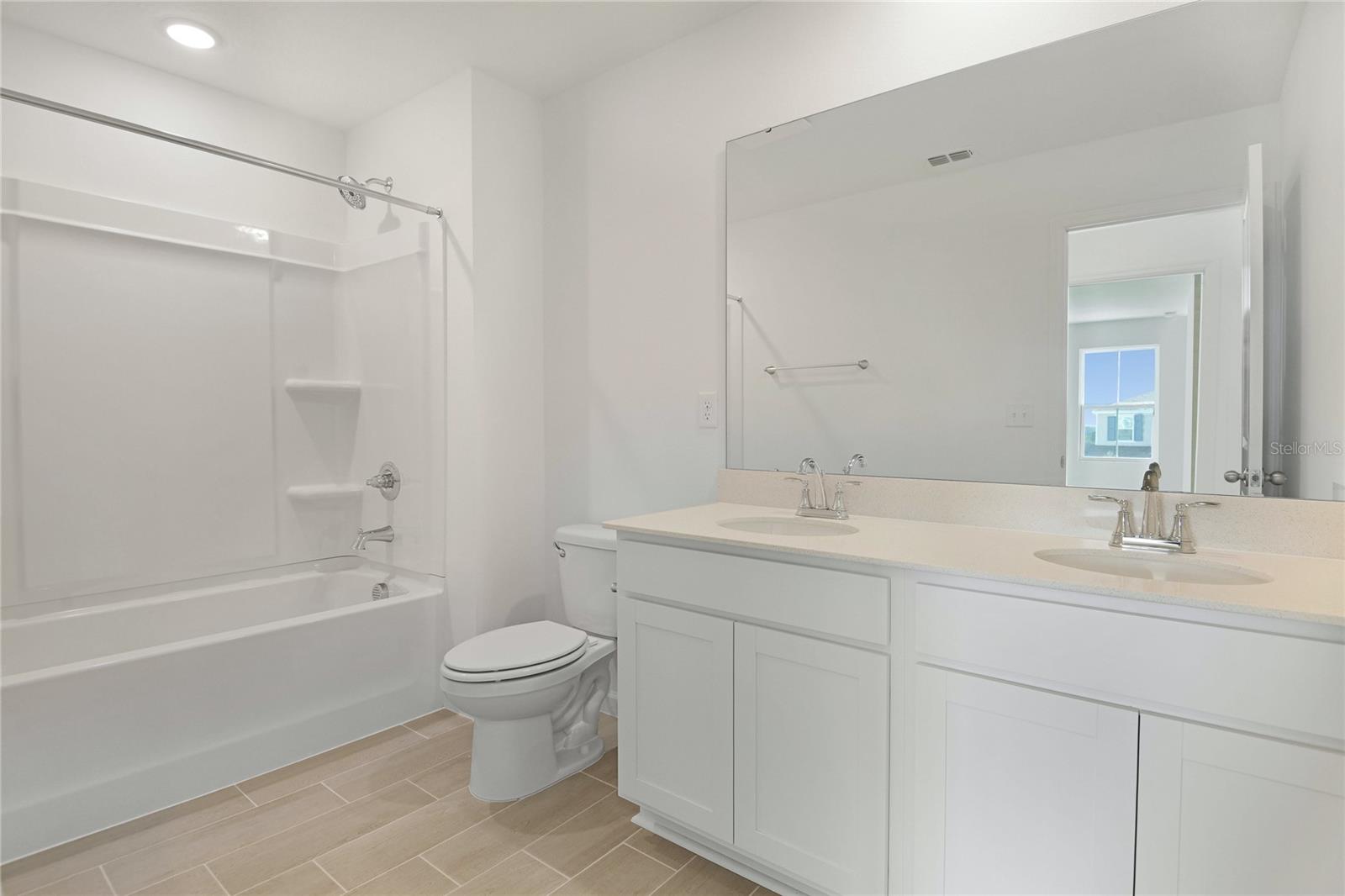 Image 16 of 19 For 1257 Daisy Hill Avenue