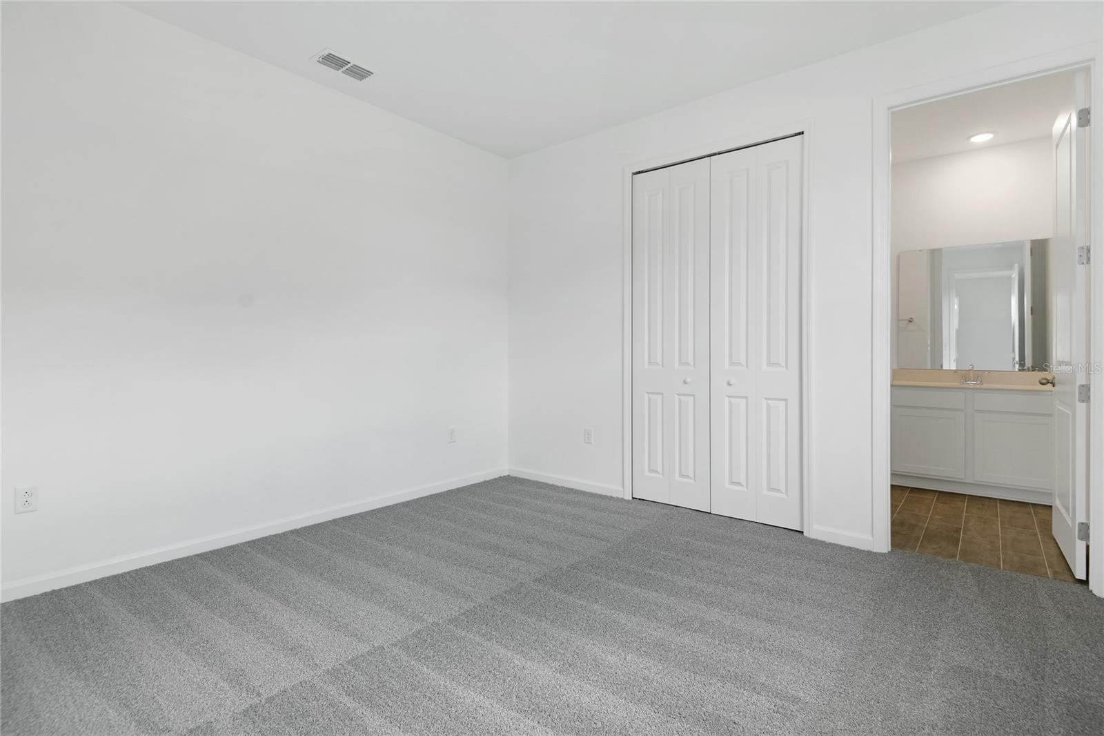 Image 4 of 23 For 1272 Daisy Hill Avenue