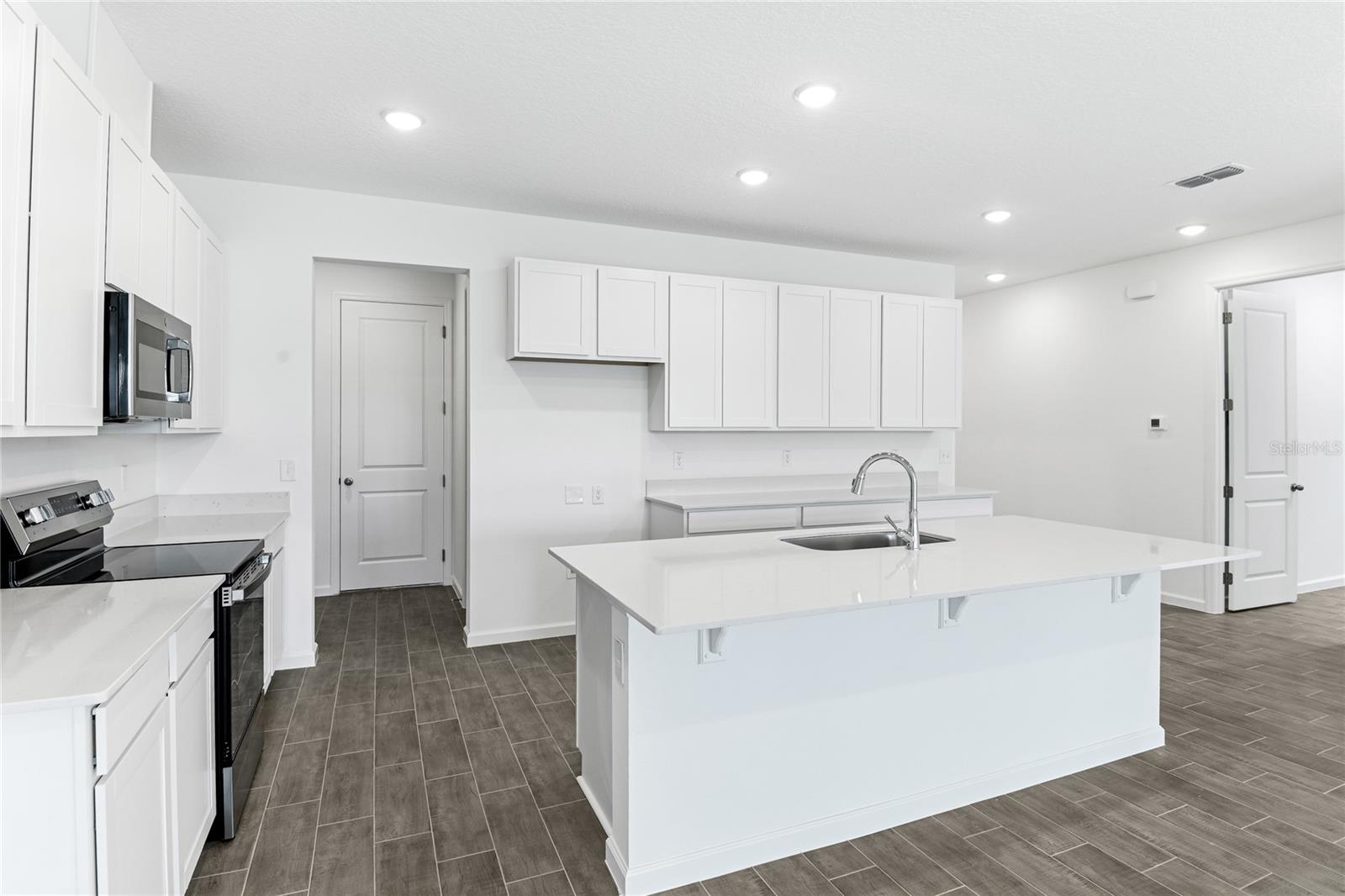 Image 7 of 16 For 328 Alexandrite Street