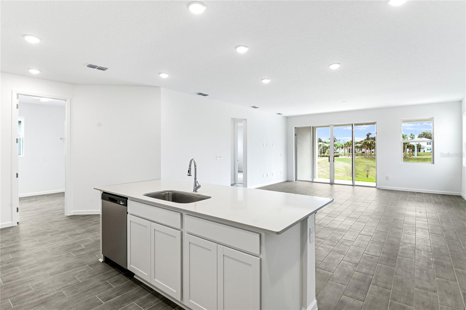 Image 8 of 16 For 328 Alexandrite Street