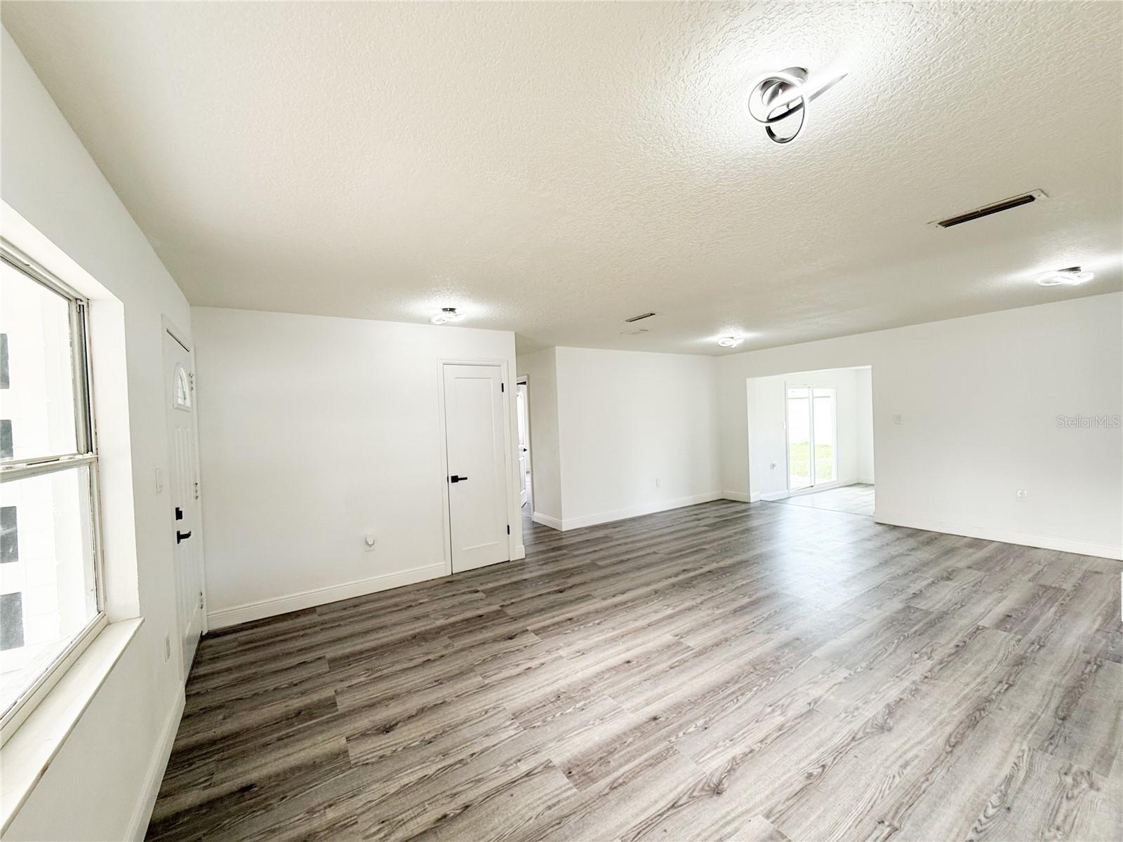 Image 3 of 25 For 2329 Doris Street