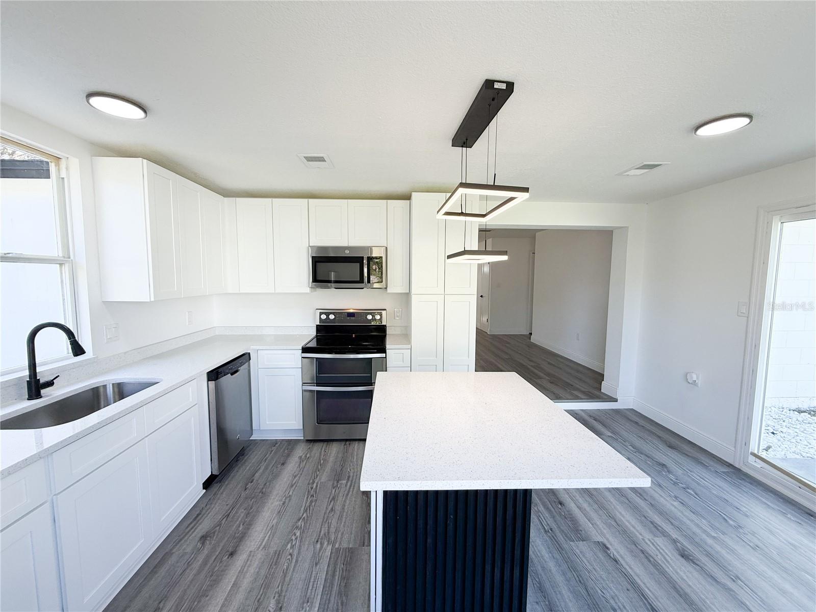 Image 7 of 25 For 2329 Doris Street