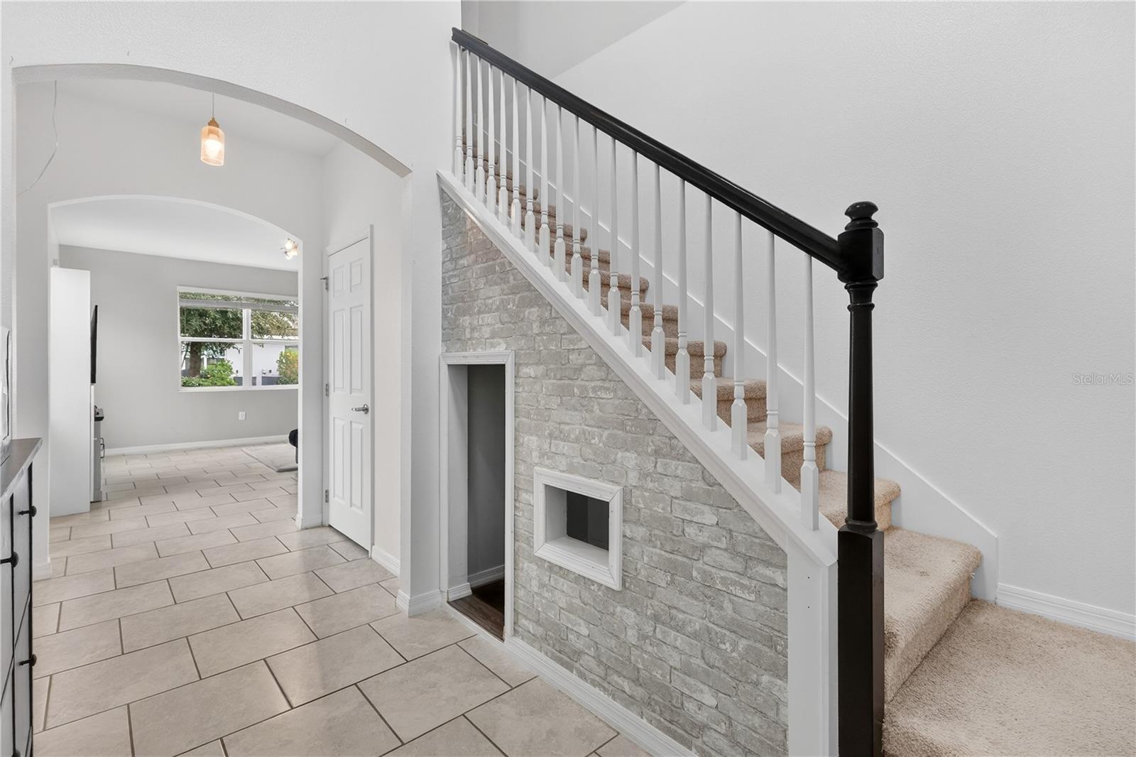 Listing photo id 0 for 1873 Overcup Avenue