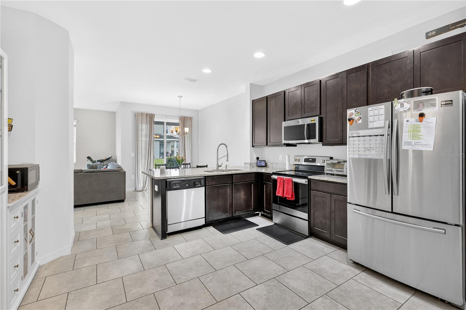 Listing photo id 5 for 1873 Overcup Avenue