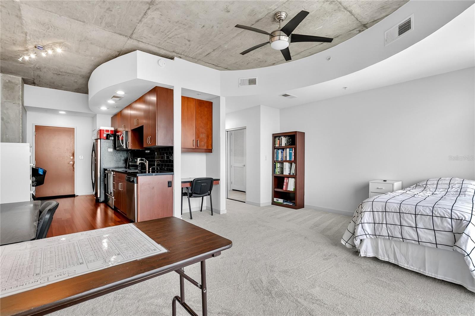 Image 12 of 36 For 155 Court Avenue 2403