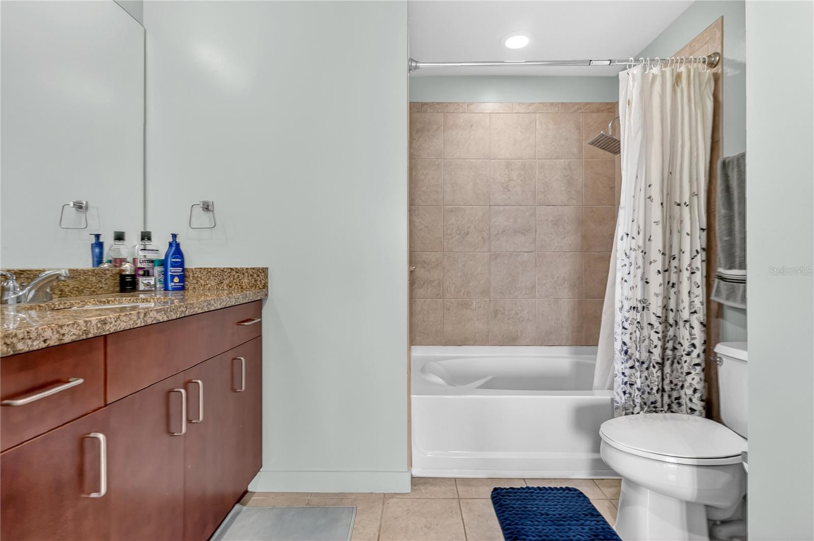 Image 15 of 36 For 155 Court Avenue 2403