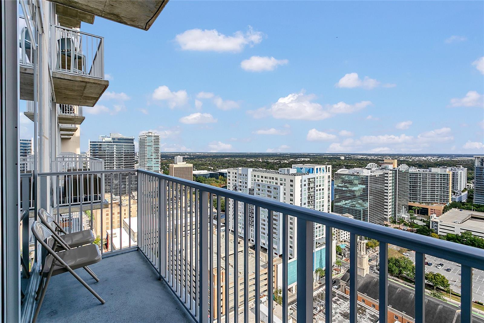 Image 18 of 36 For 155 Court Avenue 2403