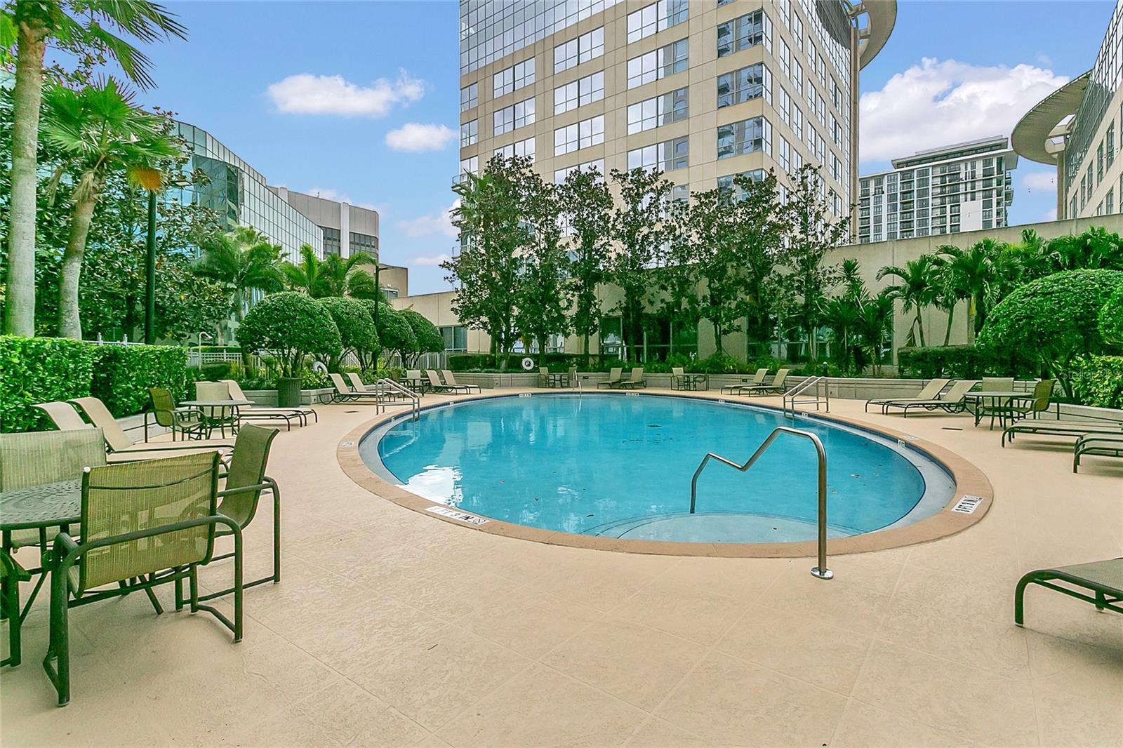 Image 21 of 36 For 155 Court Avenue 2403