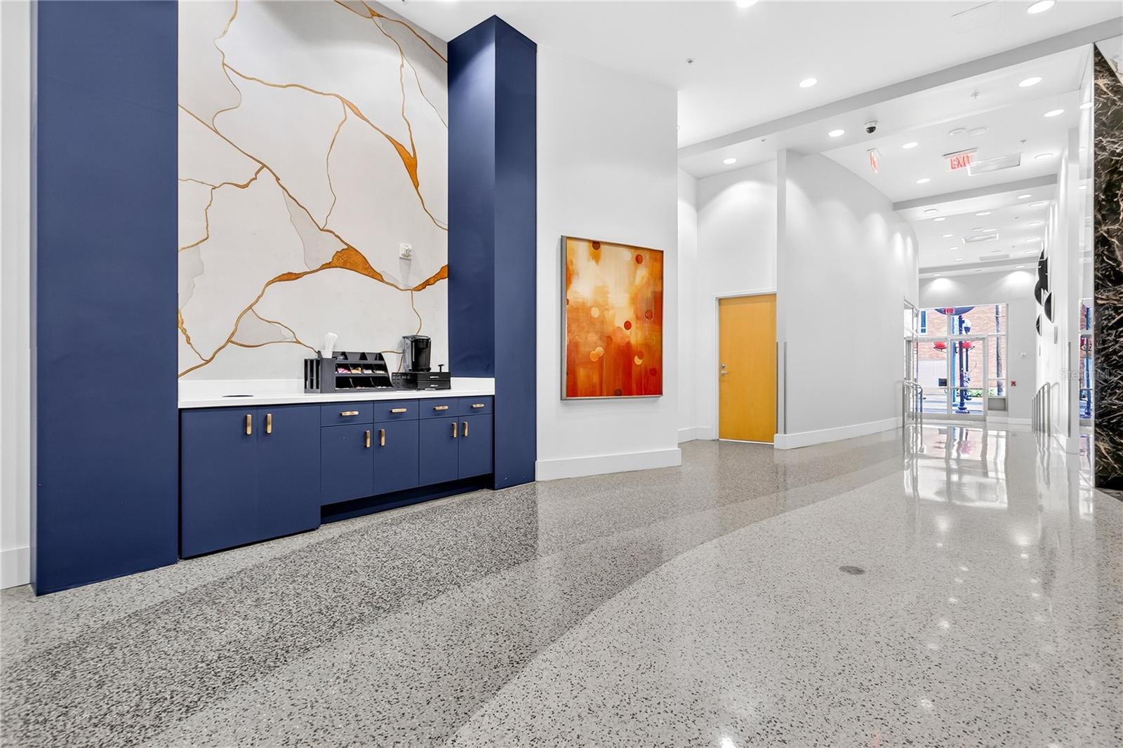 Image 4 of 36 For 155 Court Avenue 2403