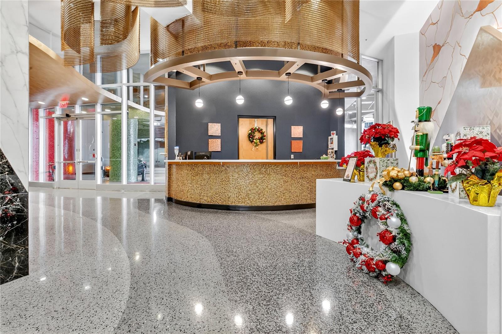 Image 5 of 36 For 155 Court Avenue 2403