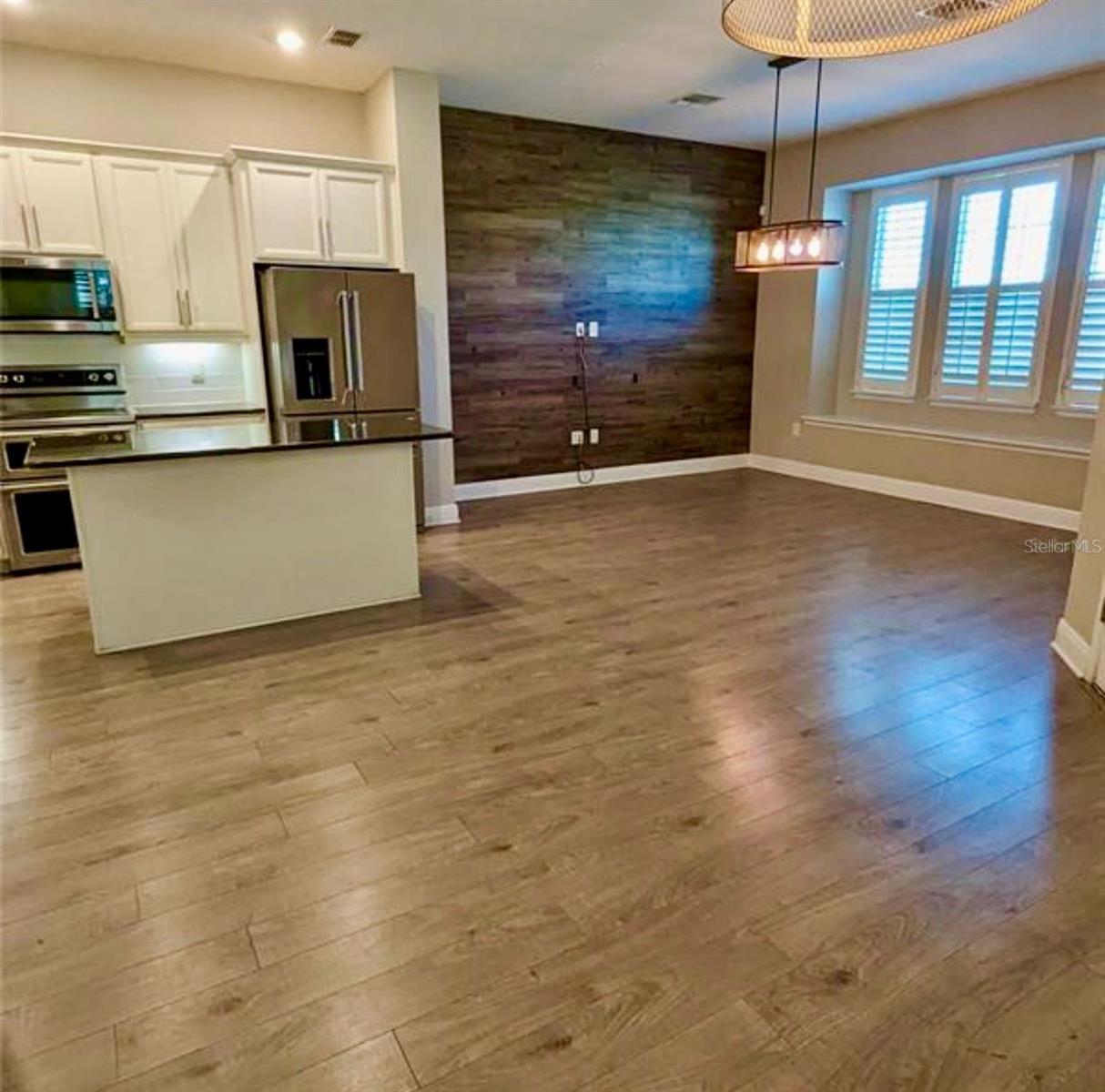 Image 4 of 37 For 8582 Powder Ridge Trail