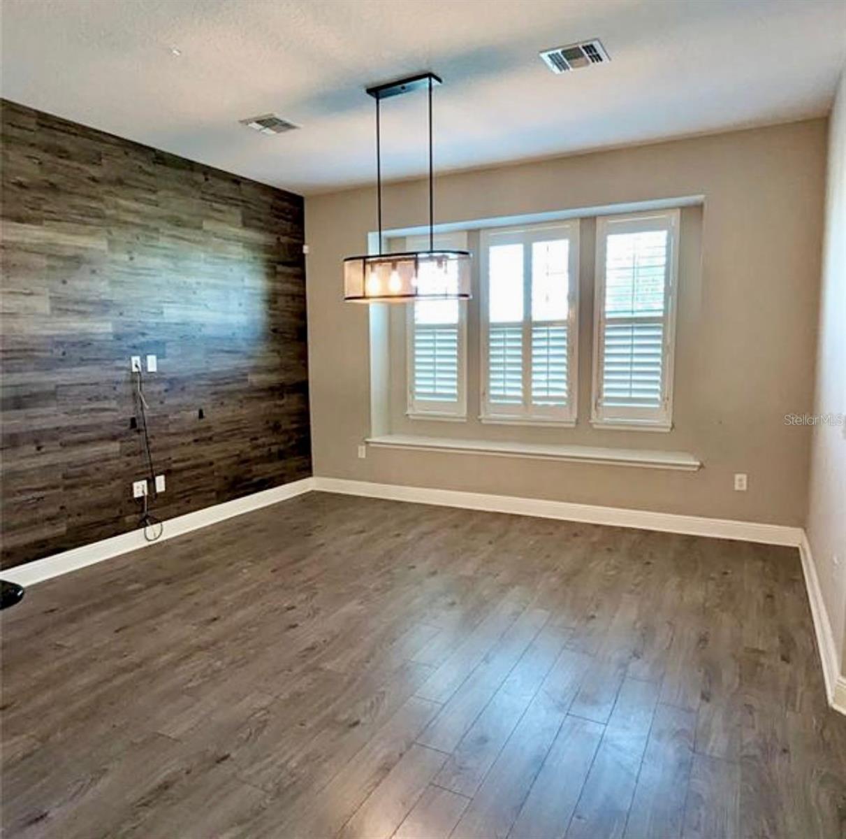 Image 7 of 37 For 8582 Powder Ridge Trail