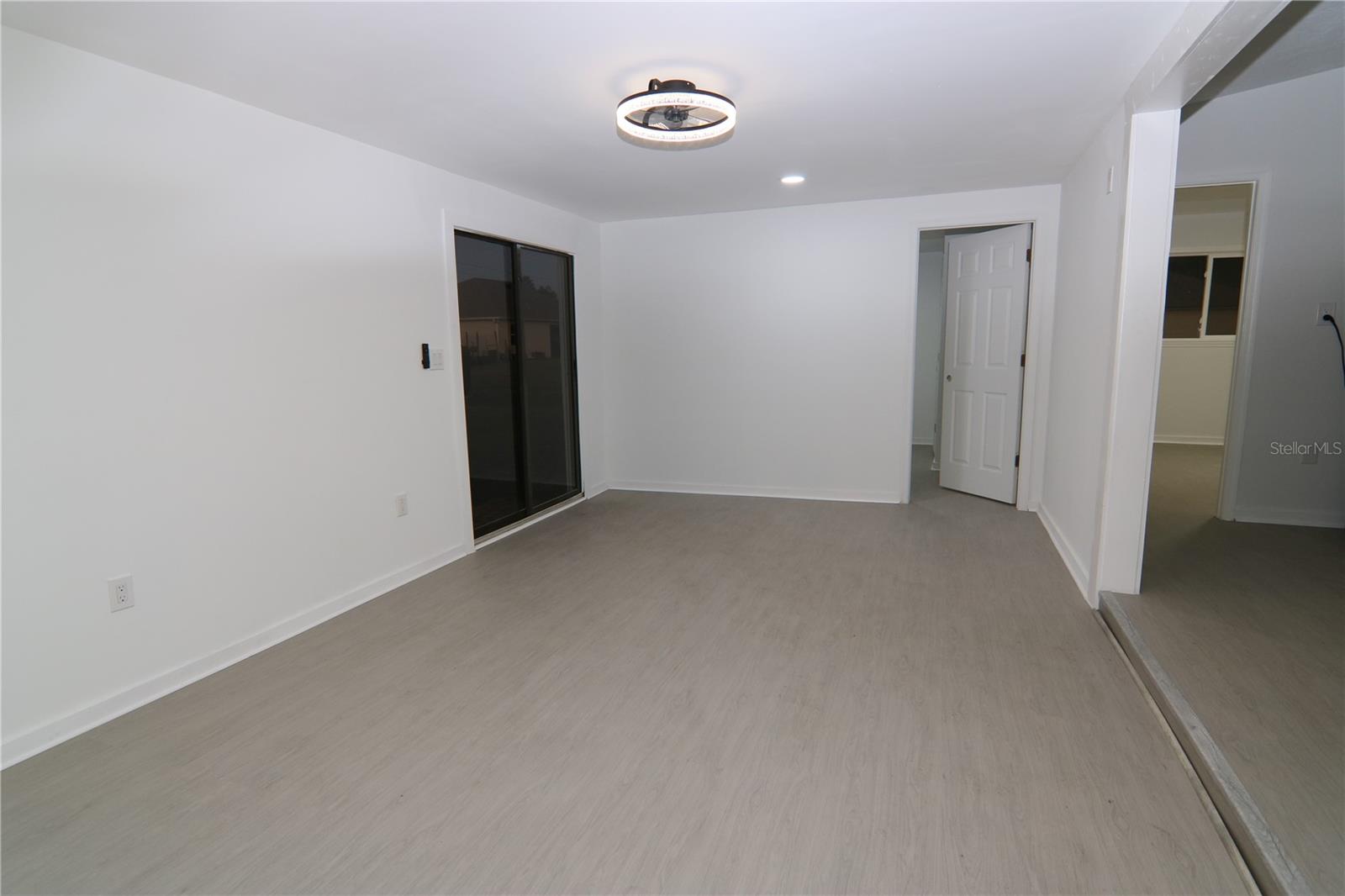 Image 10 of 23 For 711 Kempten Street Nw