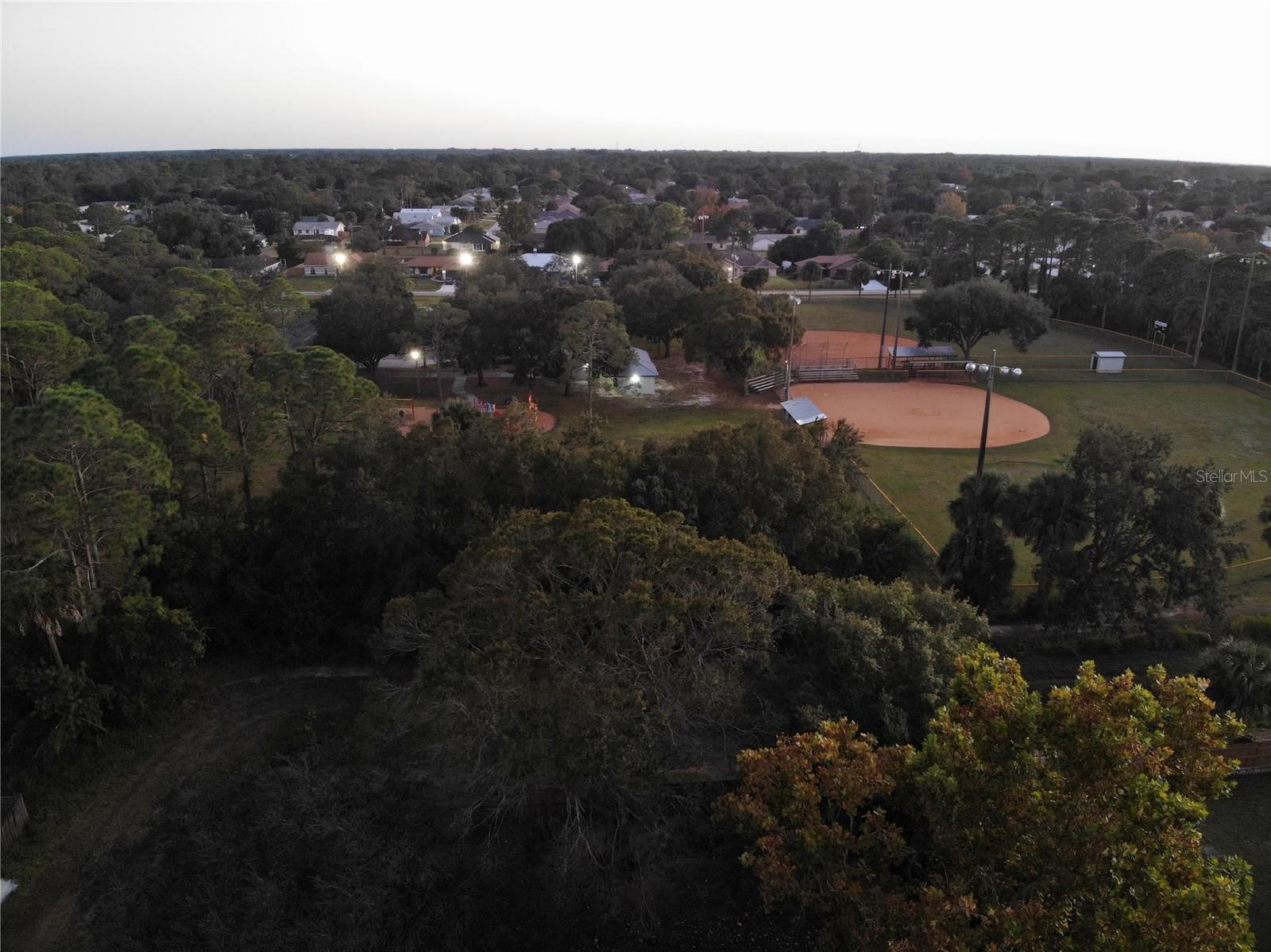 Image 21 of 23 For 711 Kempten Street Nw