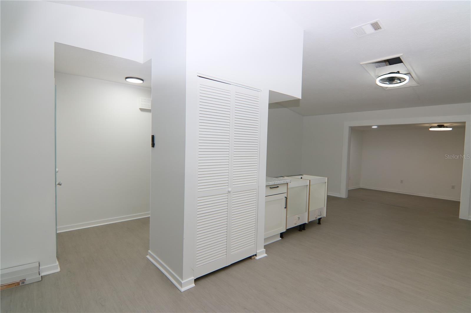 Image 4 of 23 For 711 Kempten Street Nw