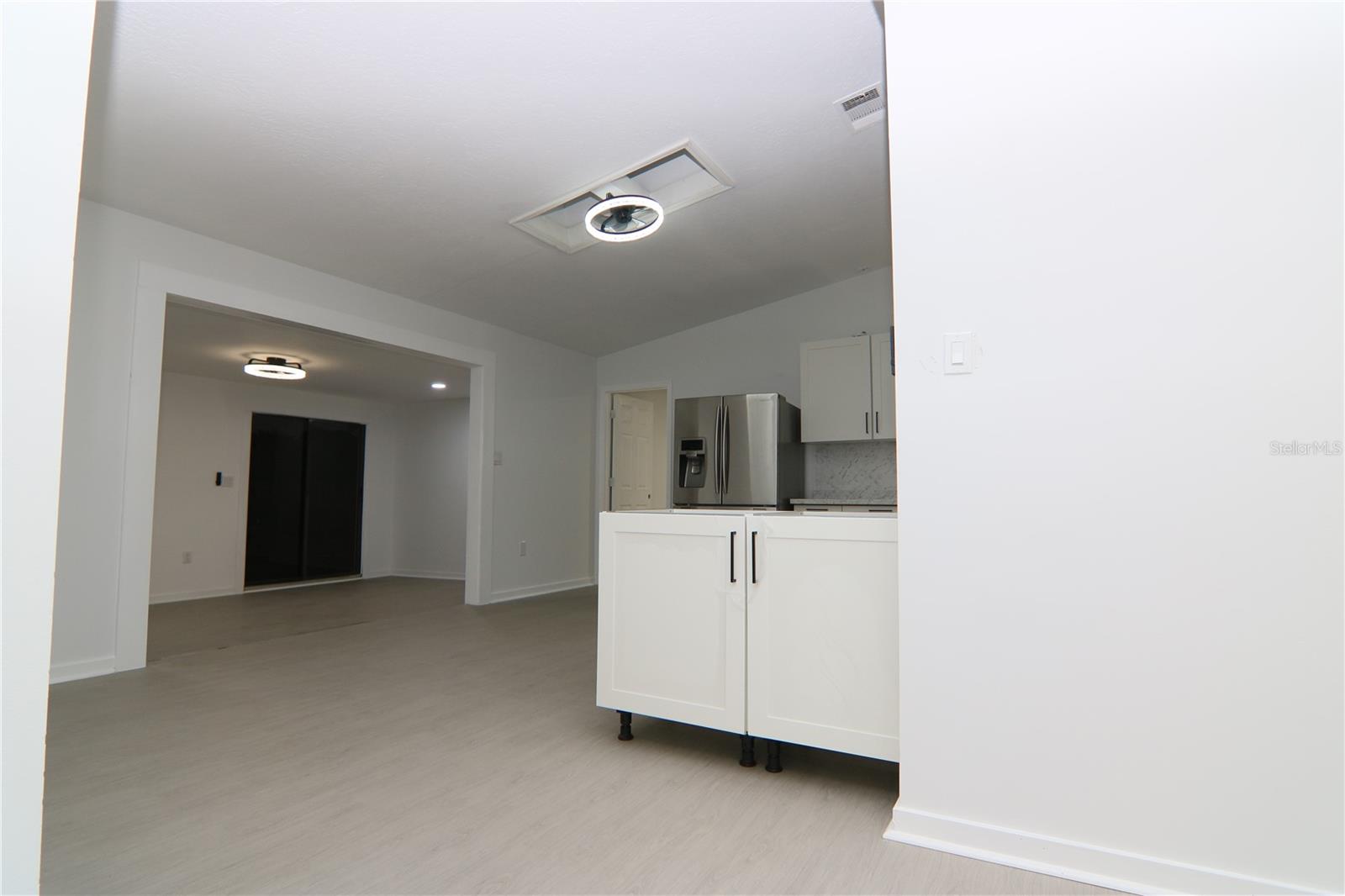 Image 9 of 23 For 711 Kempten Street Nw