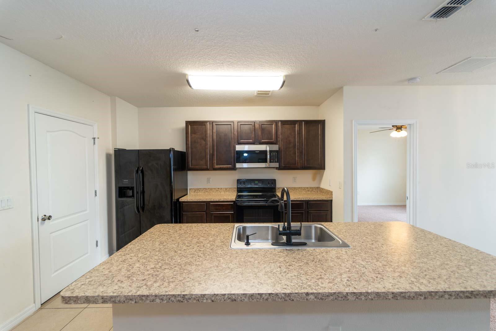 Image 18 of 44 For 138 Tracy Circle