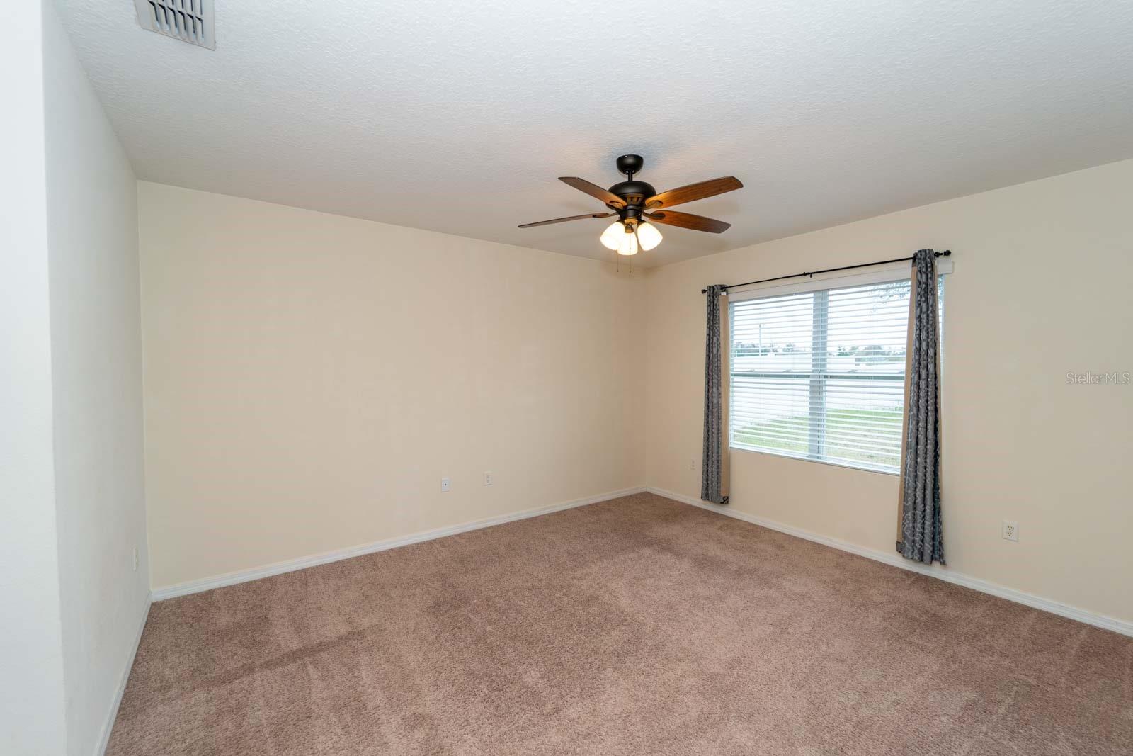 Image 25 of 44 For 138 Tracy Circle