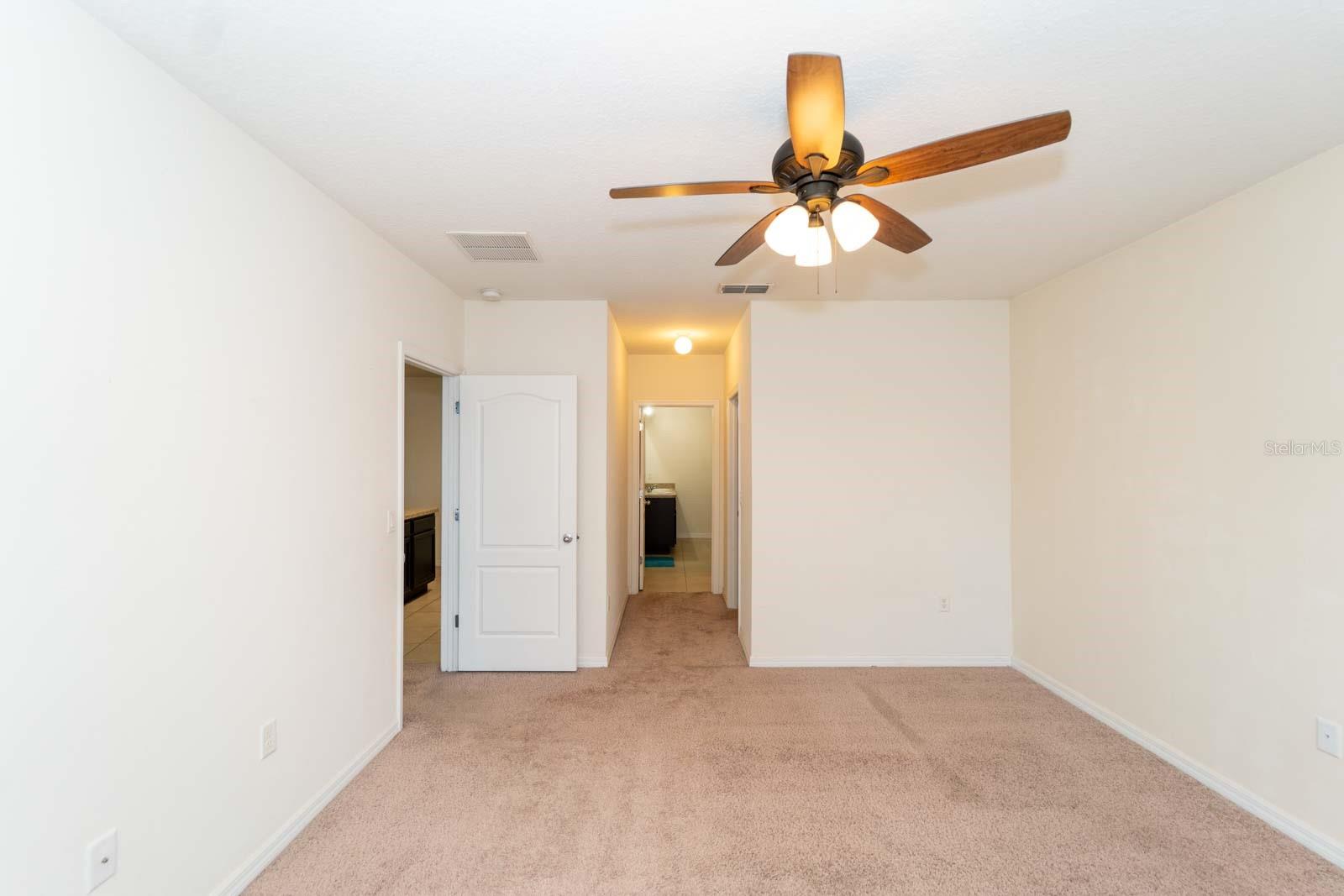 Image 26 of 44 For 138 Tracy Circle