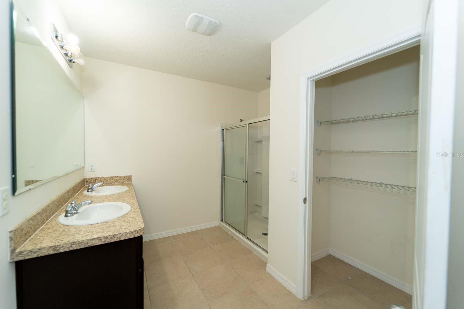 Image 29 of 44 For 138 Tracy Circle