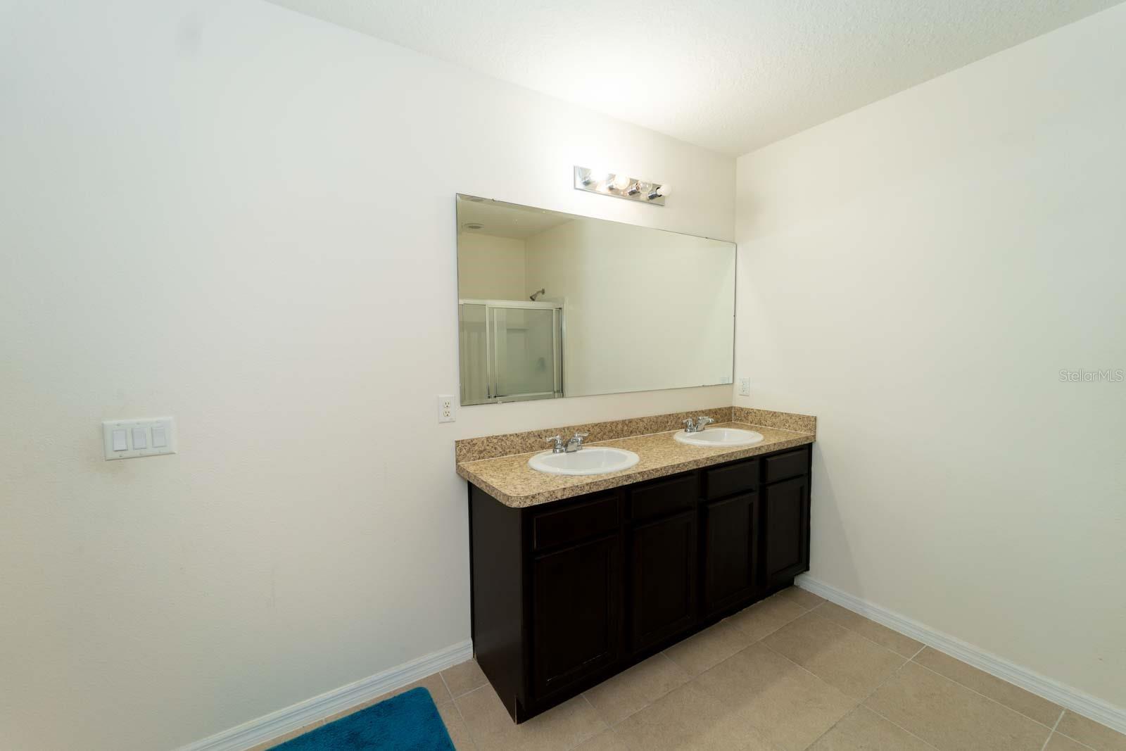 Image 30 of 44 For 138 Tracy Circle