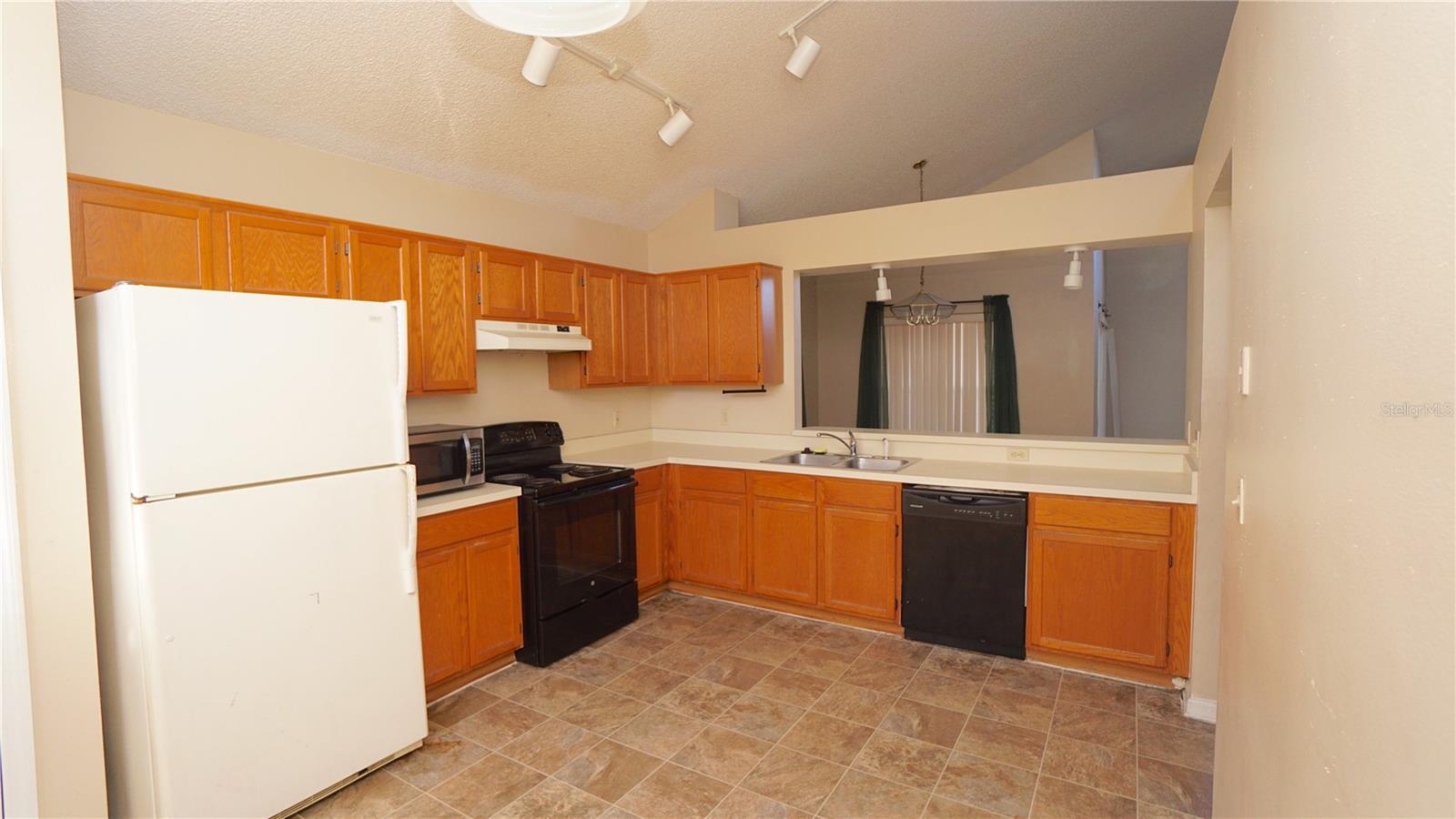 Image 11 of 39 For 11133 Huxley Avenue