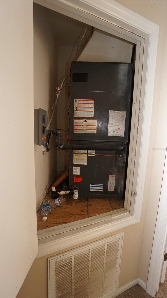 Image 34 of 39 For 11133 Huxley Avenue