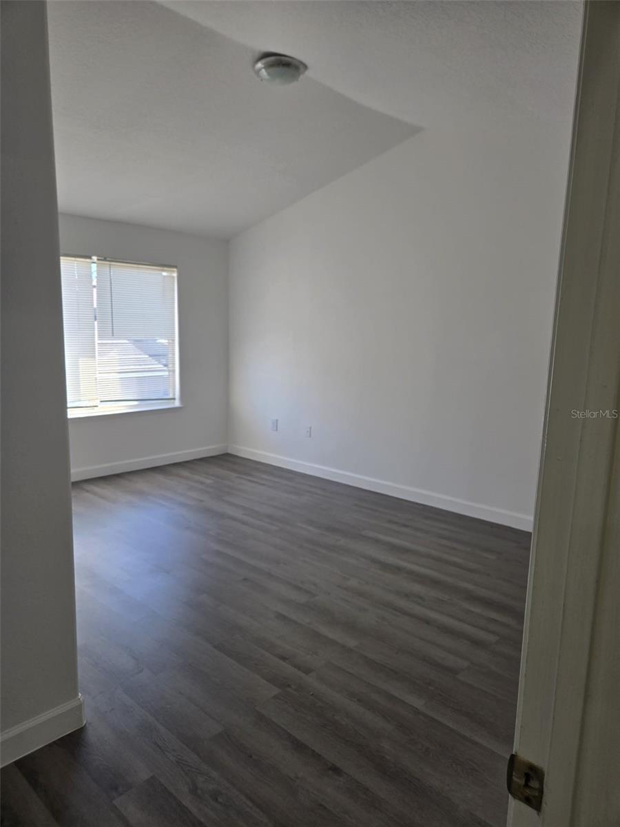 Image 15 of 23 For 1883 Island Walk Drive